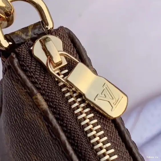 POCHETTE MULTI ACCESSOIRES PRELAUNCH LOUIS EXCLUSIVE VUITTON - DIGITAL 0629